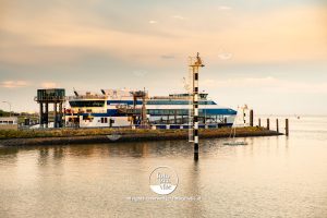 Oost Vlieland veerboot veerdam haven zonsondergang Vlieland foto - fotograaf vlieland - portfolio fotogravlie